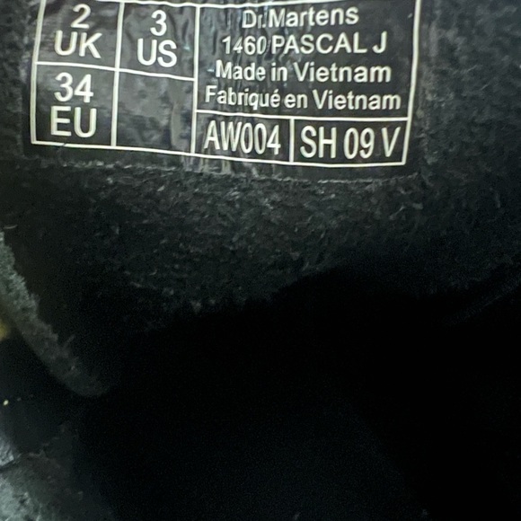 Kids’ sz 3 Doc Martens black leather lace up boots. - Picture 5 of 5